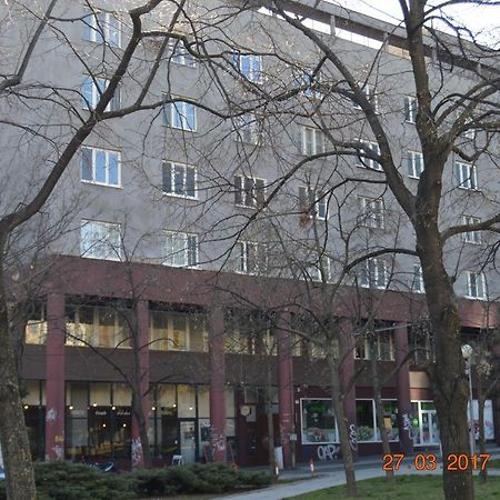 Apartment Accommodation Up To 17 Pressburg Exterior foto