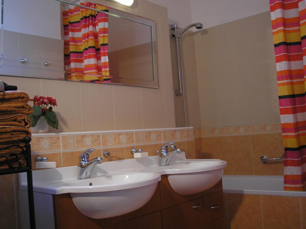 Apartment Accommodation Up To 17 Pressburg Zimmer foto
