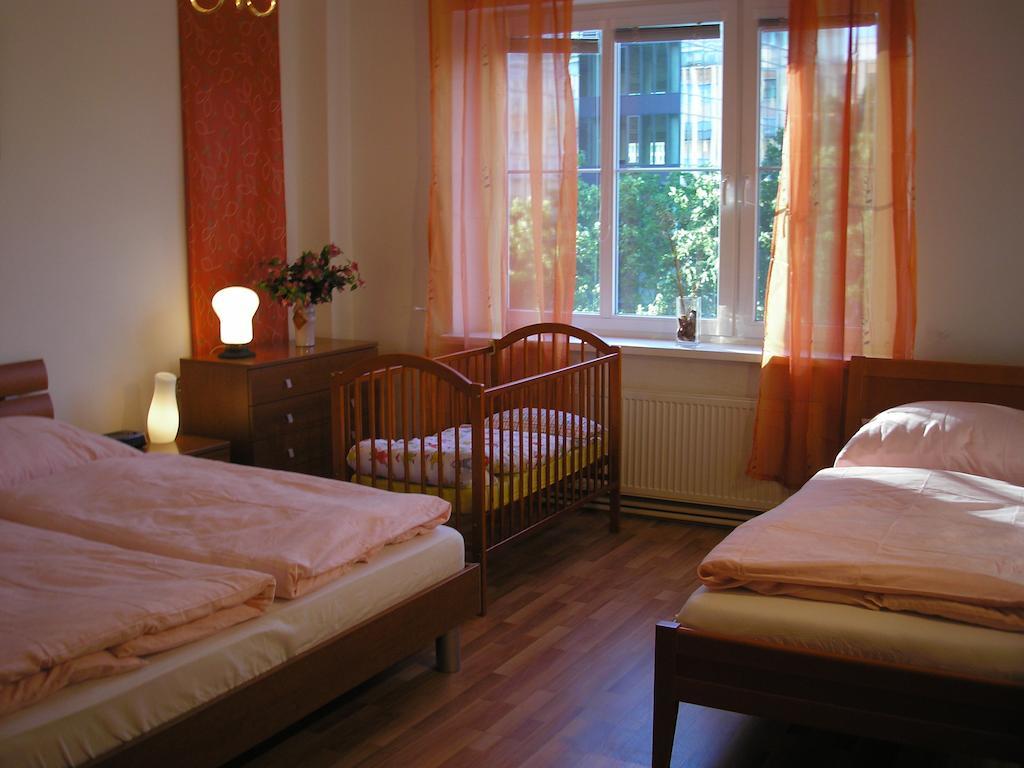 Apartment Accommodation Up To 17 Pressburg Zimmer foto